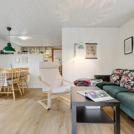 Holiday home 3 Bedroom Stunning In Glesborg