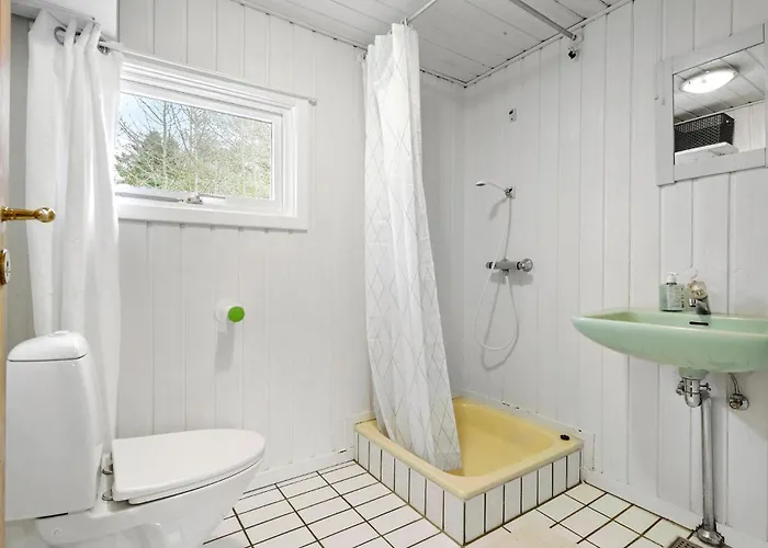 3 Bedroom Stunning In * Glesborg